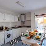 Casa Do Meio Cared For Santa Cruz (Oeste)