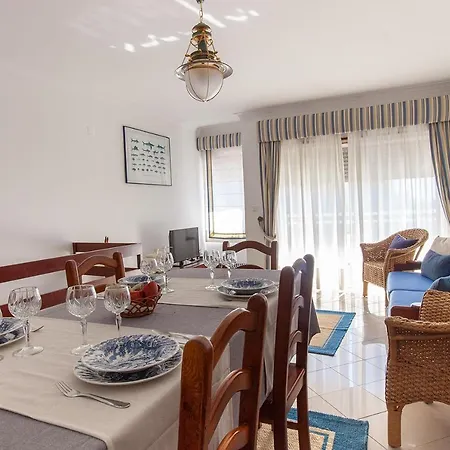 Casa Do Meio Cared For *